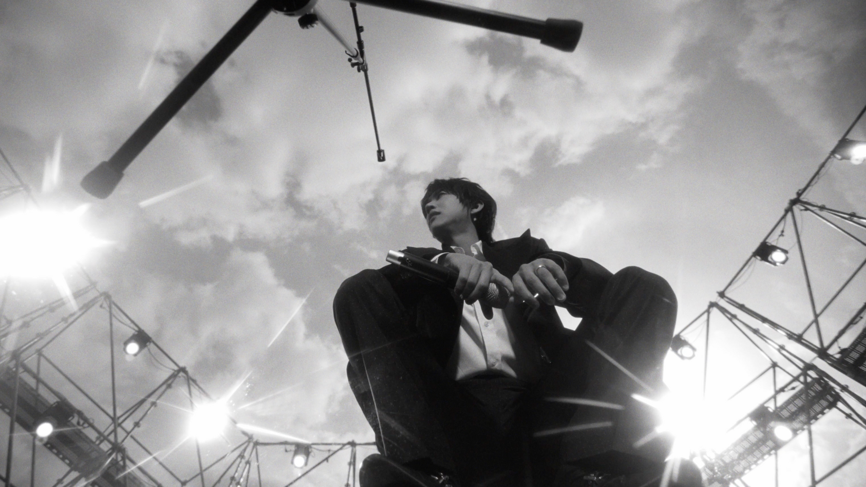 LEE SEUNG YOON - Warped Exterior